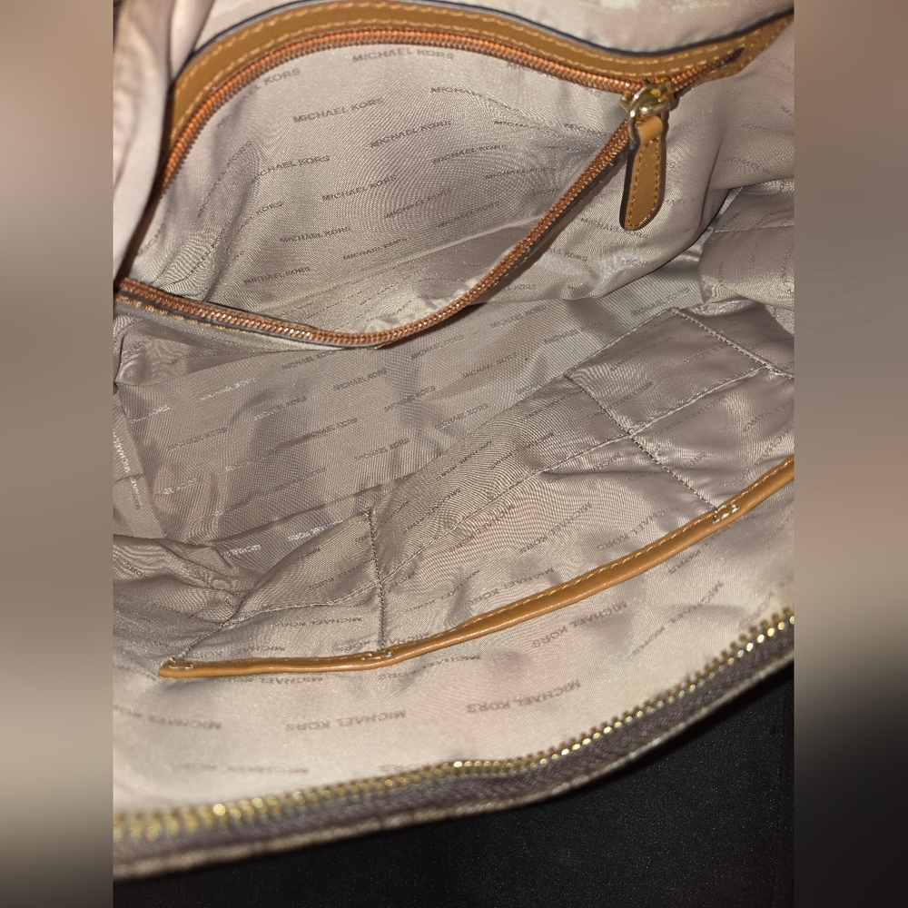 Michael Kors Purse - Picture 10 of 14